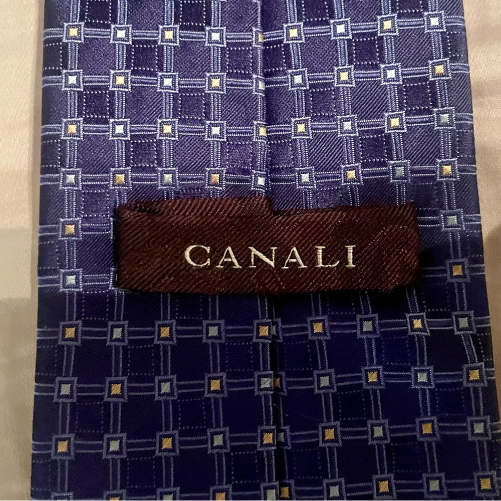 Canali tie - great condition. Timelessly classic.